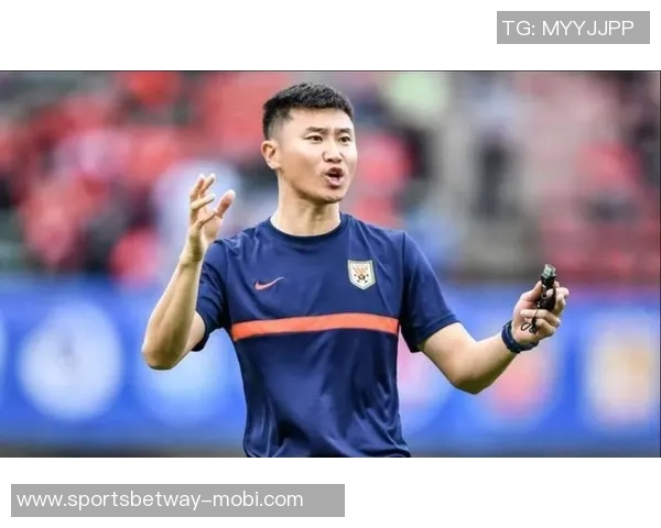 周海滨担任U15国足主教练40岁前国脚开启新征程 周海滨担任U15国足主教练40岁前国脚开启新征程